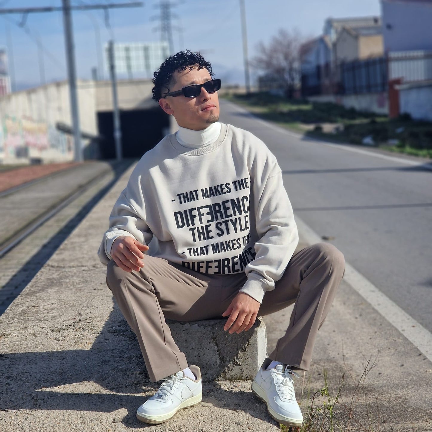 sudadera unisex overzise sin capucha color arenisca
